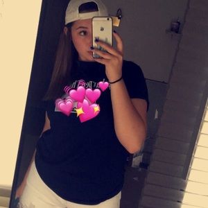 Meet your Posher, Alyssa